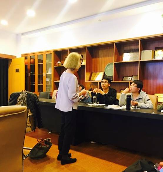 挪威奥斯陆大学著名教授Bente Christensen驻91porny
讲学 1.jpg